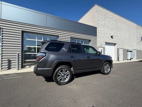 Used 2022 Toyota 4Runner TRD Sport w/ Technology Package AWD/4WD image 4