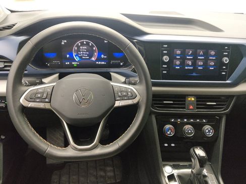 Used 2023 Volkswagen Taos SE w/ Panoramic Sunroof Package FWD image 22