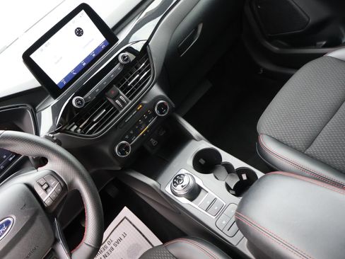 Used 2025 Ford Escape ST-Line AWD/4WD image 19