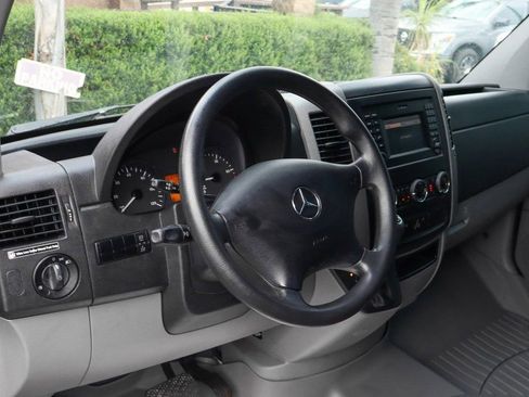 Used 2016 Mercedes-Benz Sprinter 2500 image 19