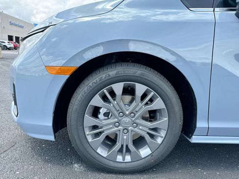 New 2026 Honda Odyssey Touring image 10