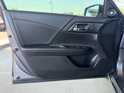 Used 2015 Honda Accord EX-L image 9