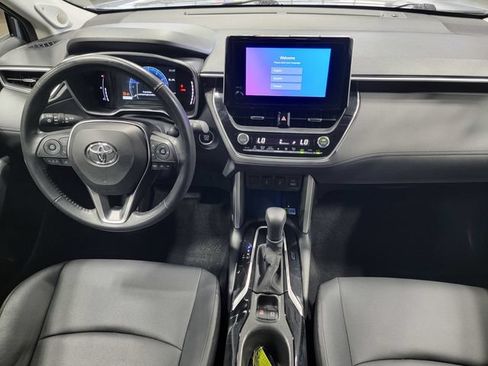 Used 2023 Toyota Corolla Cross XLE w/ Convenience Package FWD image 30