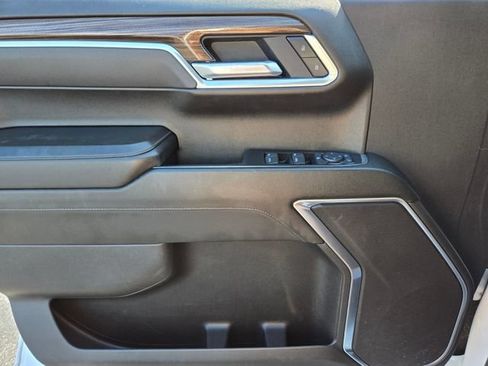 Used 2025 Chevrolet Silverado 1500 LT AWD/4WD image 36