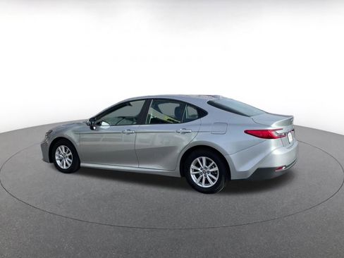Used 2025 Toyota Camry LE image 10