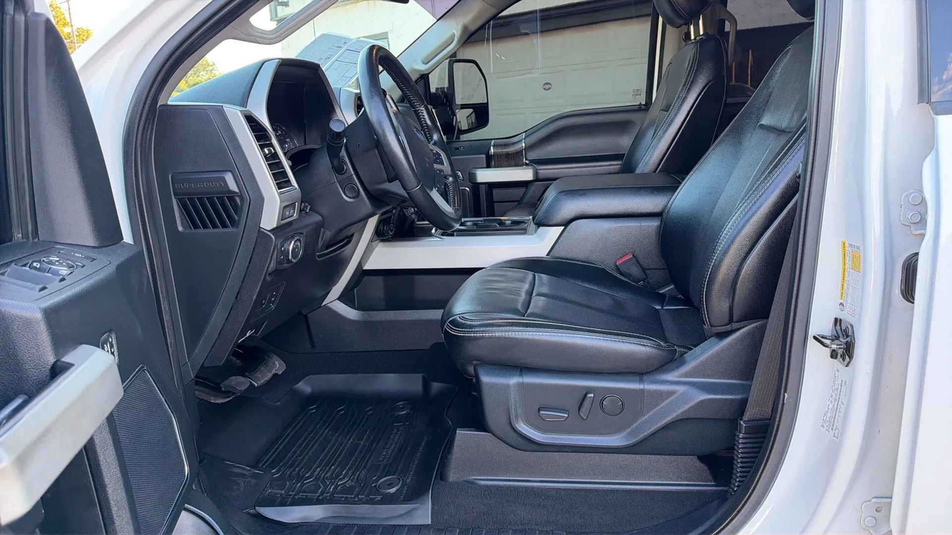 Used 2021 Ford F350 Lariat w/ Lariat Ultimate Package AWD/4WD image 8