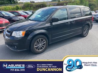 Used 2017 Dodge Grand Caravan SXT image 1