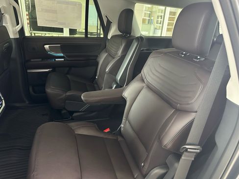 New 2026 Ford Expedition Platinum image 26