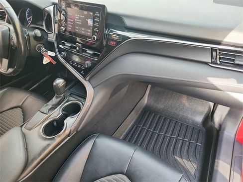 Used 2021 Toyota Camry SE image 25