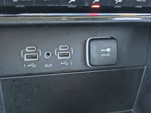 Used 2023 Jeep Grand Cherokee L Laredo RWD image 30