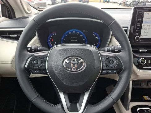 Certified 2022 Toyota Corolla Cross XLE w/ Convenience Package image 19