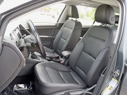 Used 2015 Volkswagen Golf TDI SE FWD image 27