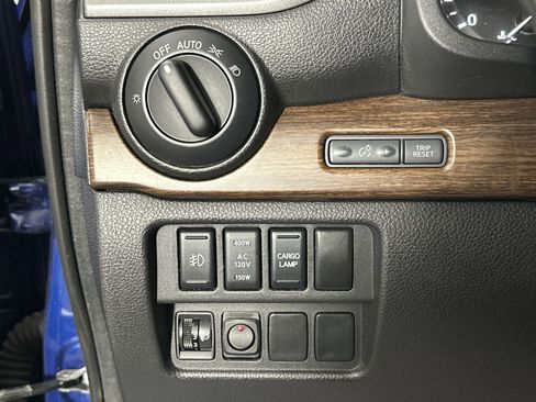 Used 2017 Nissan Titan Platinum Reserve image 26