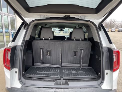 Used 2023 GMC Acadia SLT image 15