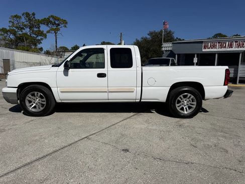 Used 2006 Chevrolet Silverado 1500 LT w/ Onstar Plus Package RWD image 2