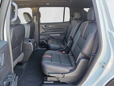 New 2026 Chevrolet Traverse RS image 17