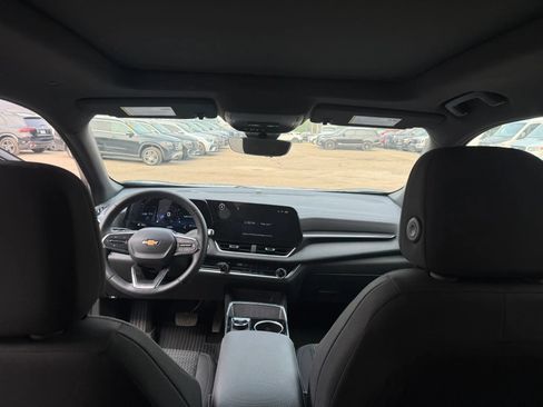 Used 2026 Chevrolet Equinox LT w/ Safety and Technology Package FWD image 23