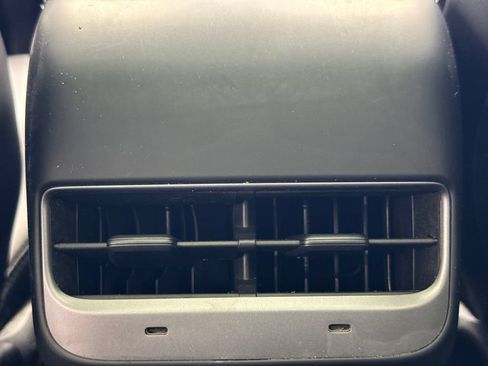 Used 2023 Tesla Model Y Long Range AWD/4WD image 19