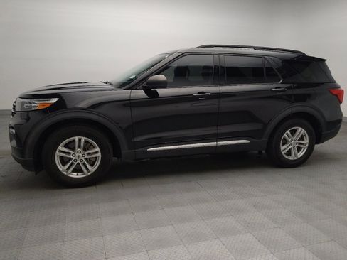 Used 2021 Ford Explorer XLT w/ Equipment Group 202A RWD image 2