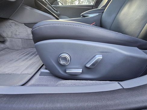 Used 2024 Lucid Air Pure image 5