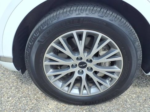 Used 2025 Genesis GV80 2.5T Standard AWD/4WD image 9
