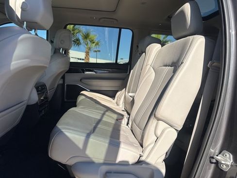 Used 2024 Jeep Wagoneer 2WD w/ Premium Group I image 10