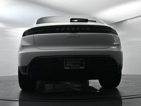 Certified 2025 Porsche Macan 4 Electric image 48