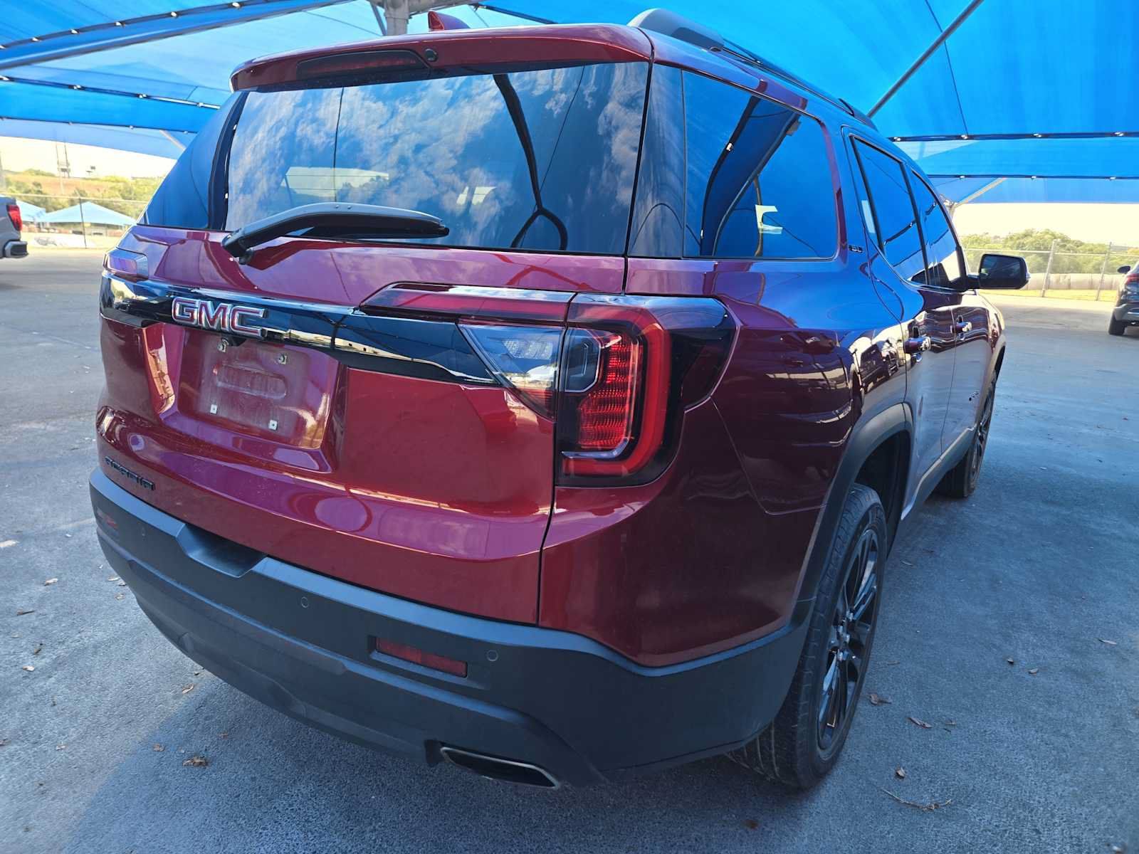 Used 2022 GMC Acadia SLT w/ Elevation Edition FWD image 4