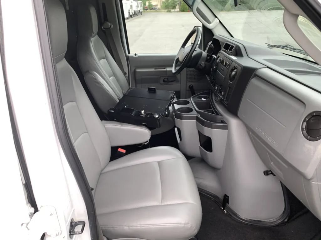 Used 2010 Ford E-250 and Econoline 250 RWD image 13