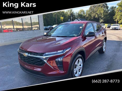 Used 2024 Chevrolet Trax LS image 1