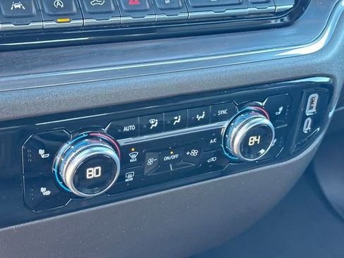 Used 2024 GMC Sierra 1500 SLT image 19