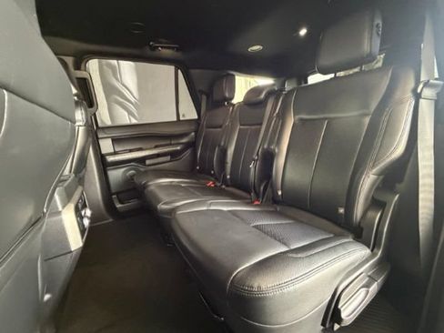 Used 2019 Ford Expedition XLT w/ Equipment Group 201A AWD/4WD image 14
