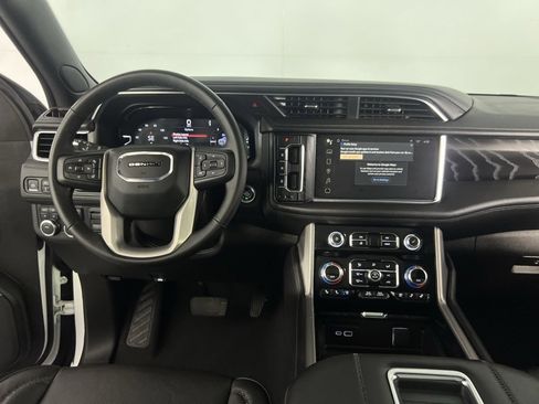 Used 2024 GMC Yukon Denali image 14