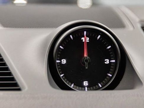 Used 2023 Porsche Cayenne S Platinum image 11