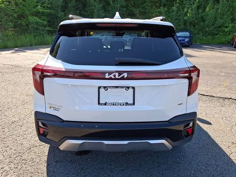 Used 2024 Kia Seltos S AWD/4WD image 4