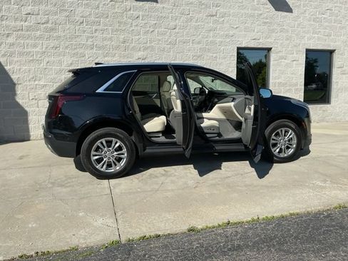 Used 2020 Cadillac XT5 Premium Luxury AWD/4WD image 14