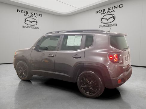 Used 2018 Jeep Renegade Altitude w/ Popular Equipment Group FWD image 3