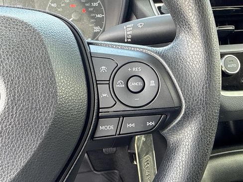 Used 2024 Toyota Corolla LE FWD image 23