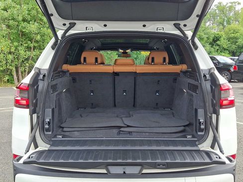 Used 2022 BMW X5 xDrive40i w/ Parking Assistance Package AWD/4WD image 28