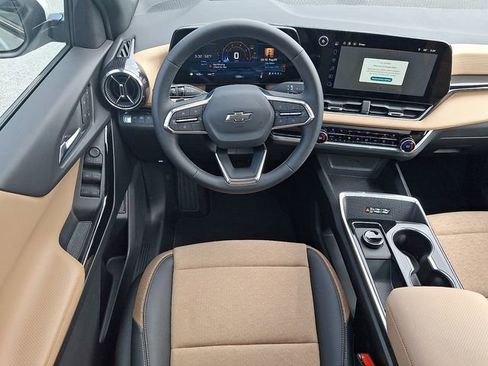 Certified 2026 Chevrolet Equinox ACTIV w/ Convenience Package III image 11