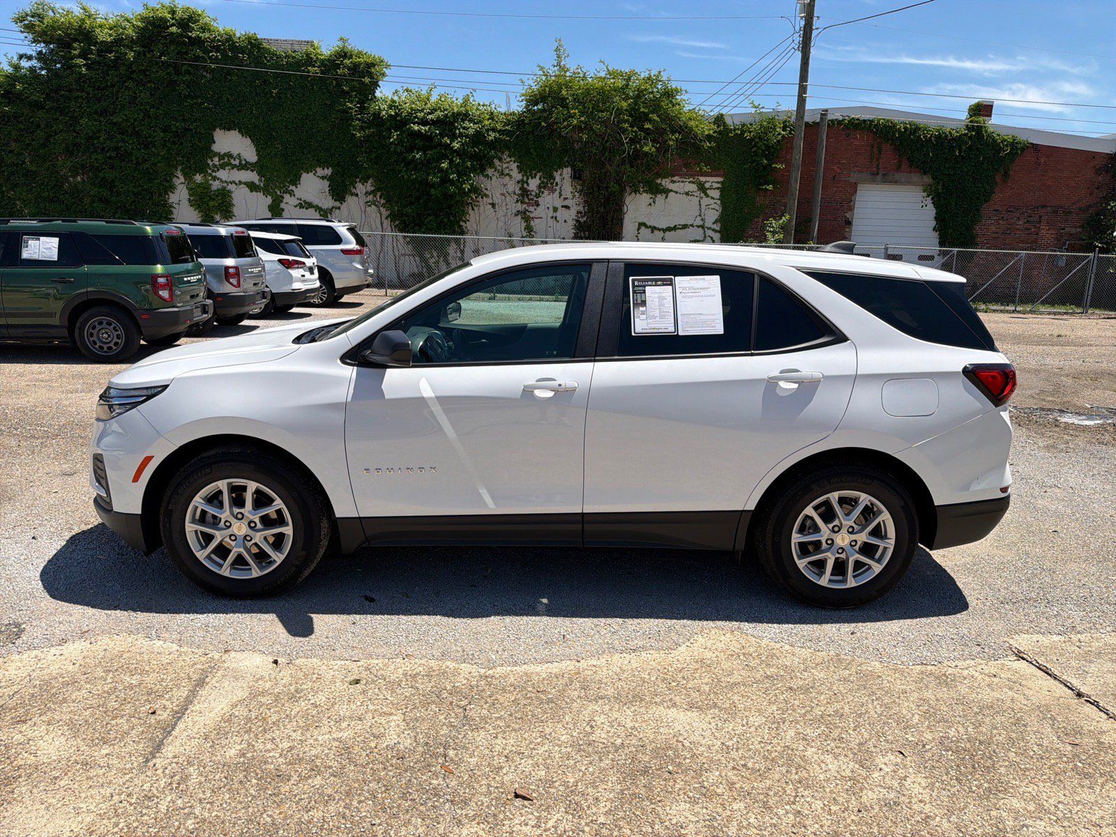 Used 2024 Chevrolet Equinox LS w/ LS Convenience Package FWD image 3