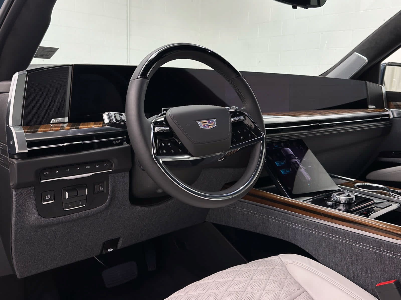 Used 2026 Cadillac Escalade Platinum Sport AWD/4WD image 10