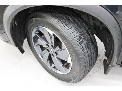Used 2024 Nissan Rogue SV w/ SV Premium Package FWD image 7