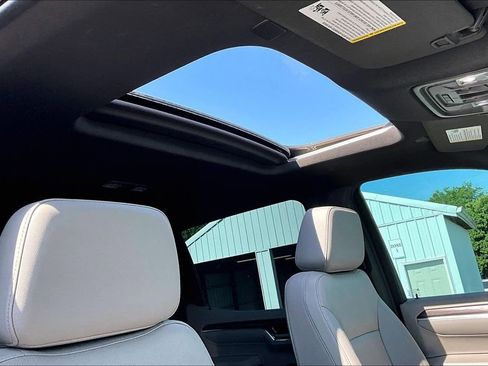 Used 2023 Chevrolet Silverado 1500 LTZ w/ LTZ Premium Texas Edition AWD/4WD image 30