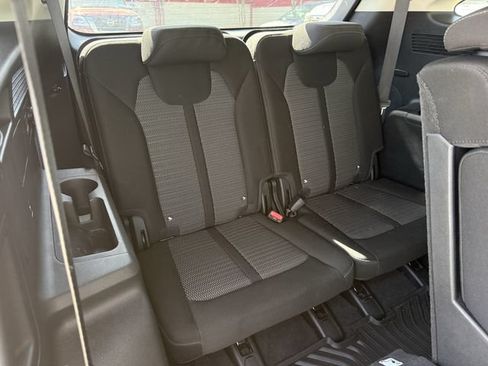 Used 2025 Kia Sorento LX FWD image 31