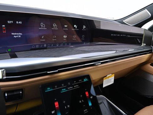 New 2025 Cadillac Escalade IQ Luxury 2 image 27