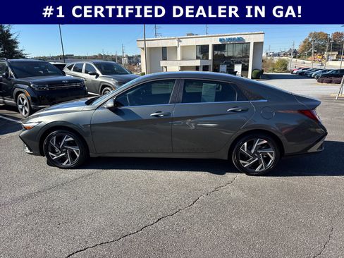 Certified 2025 Hyundai Elantra Limited image 4