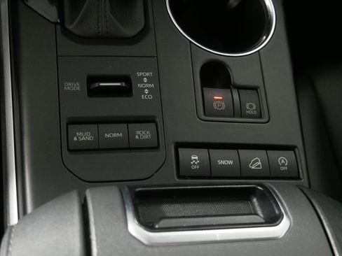 Used 2021 Toyota Highlander XLE image 29