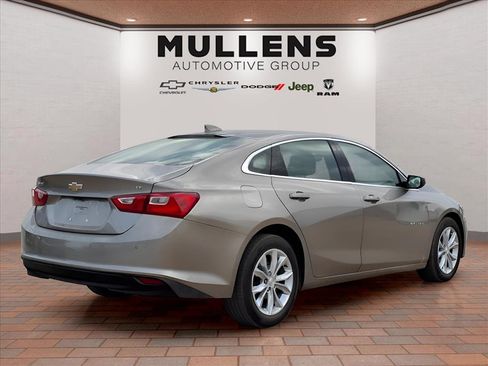 Used 2025 Chevrolet Malibu LT image 5