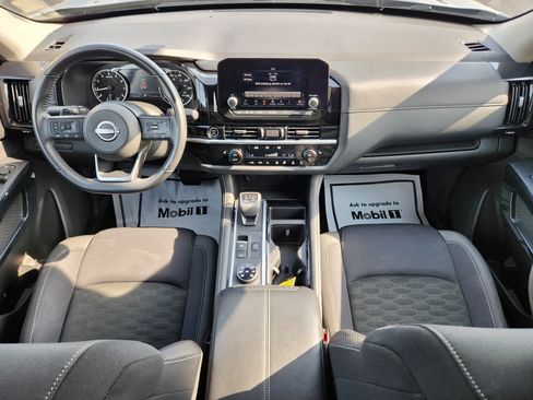 Used 2024 Nissan Pathfinder SV AWD/4WD image 16